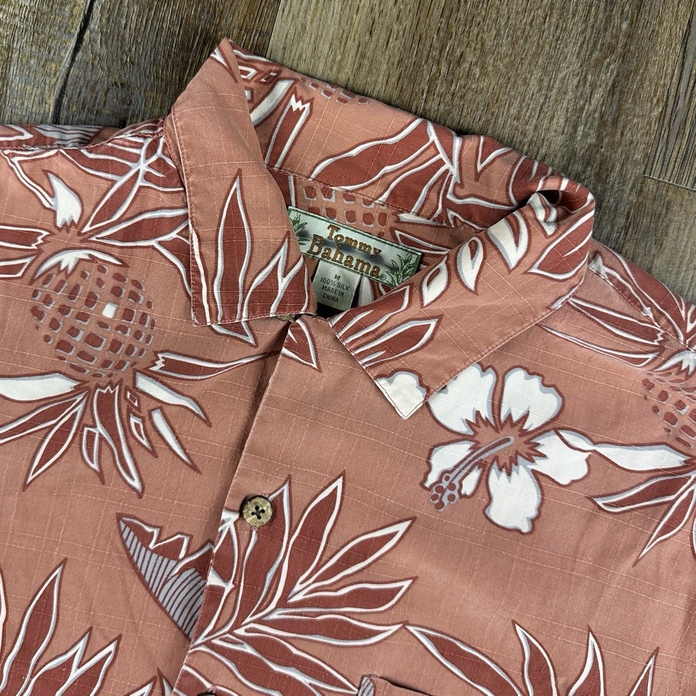 Tommy Bahama Mens Medium Short Sleeve Button Down 100% Silk Hawaiian Floral
